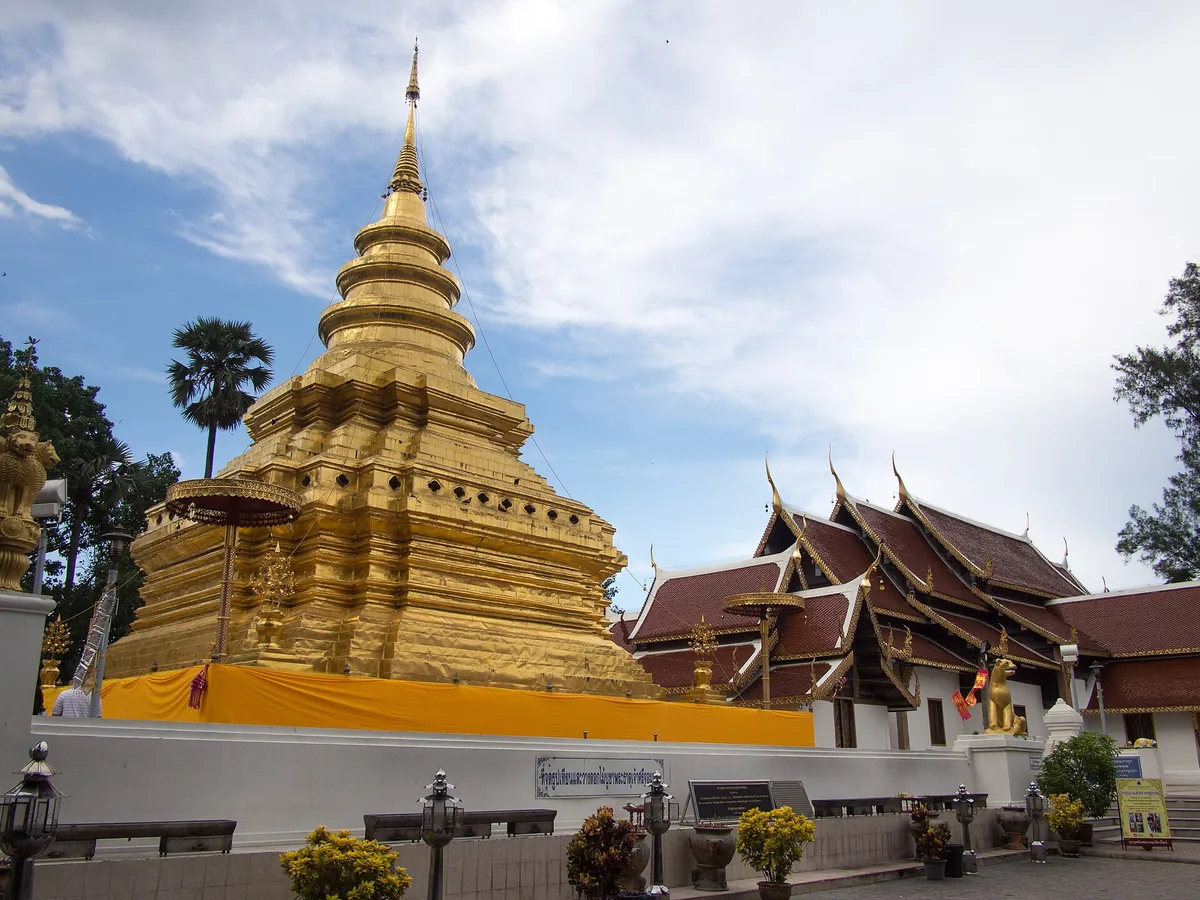 Wat Phra That Si Chom Thong 2