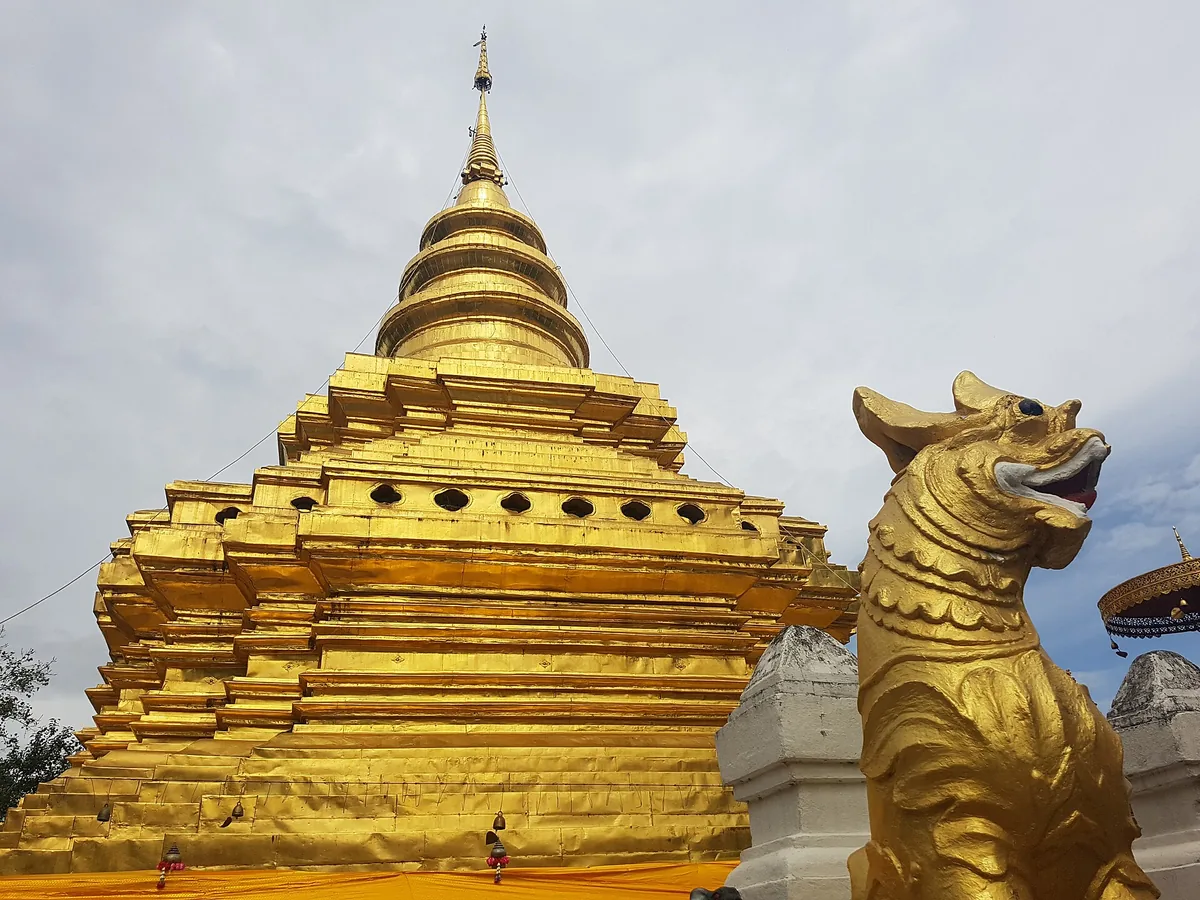 Wat Phra That Si Chom Thong 4
