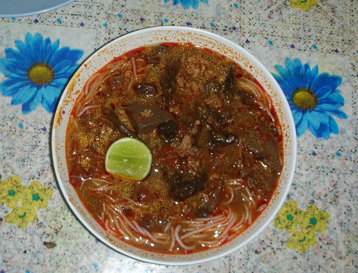 Khanom Jeen Nam Ngiao 2