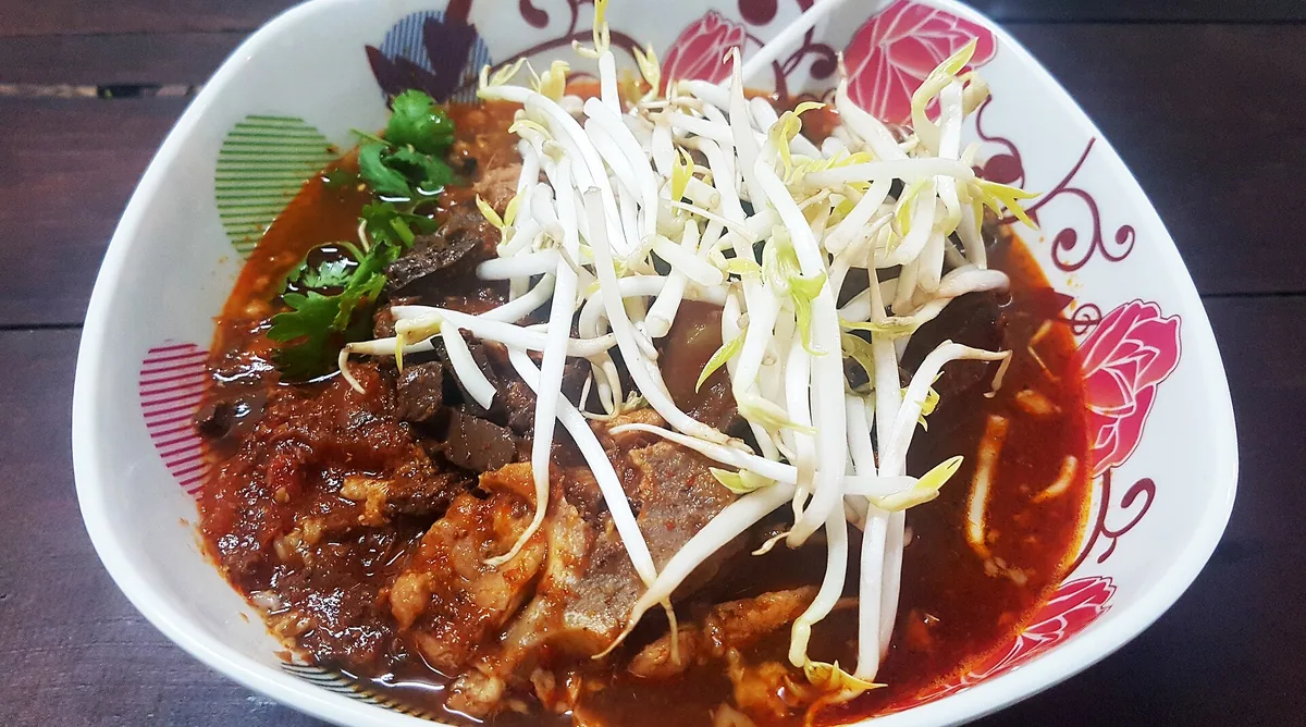 Khanom Jeen Nam Ngiao 4